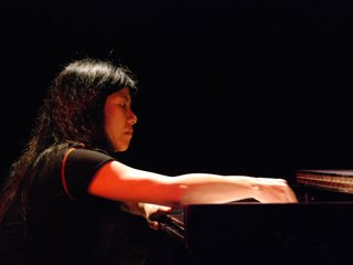 藤井郷子.jpg